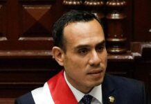 Iteracioal:El Congreso de Perú destituye a Dina Boluarte como presidenta en medio de la crisis de violencia que azota el país